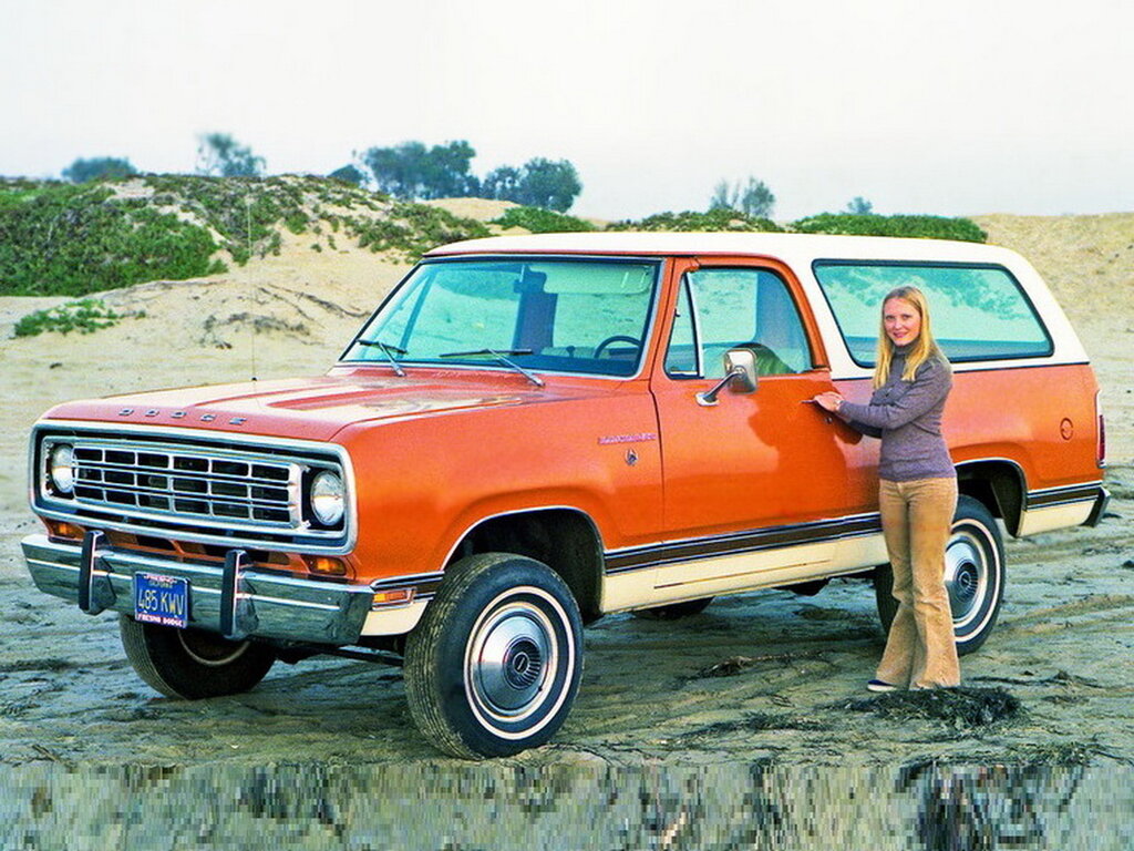 Dodge Ramcharger (AD100, AW100) 1 поколение, джип/suv 3 дв. (03.1973 - 07.1976)